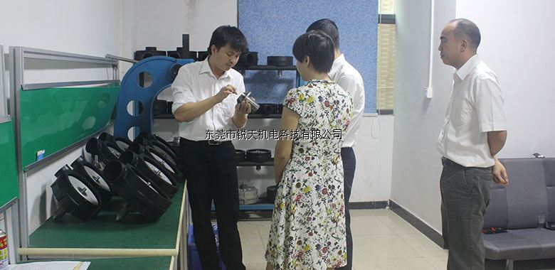 寮步科技局鐘局長(cháng)及建設銀行鄭行長(cháng)來(lái)我司考察