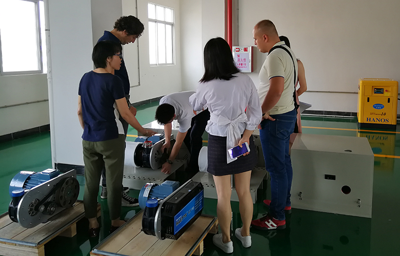 意大利客戶(hù)蒞臨銳天機電走訪(fǎng)調研